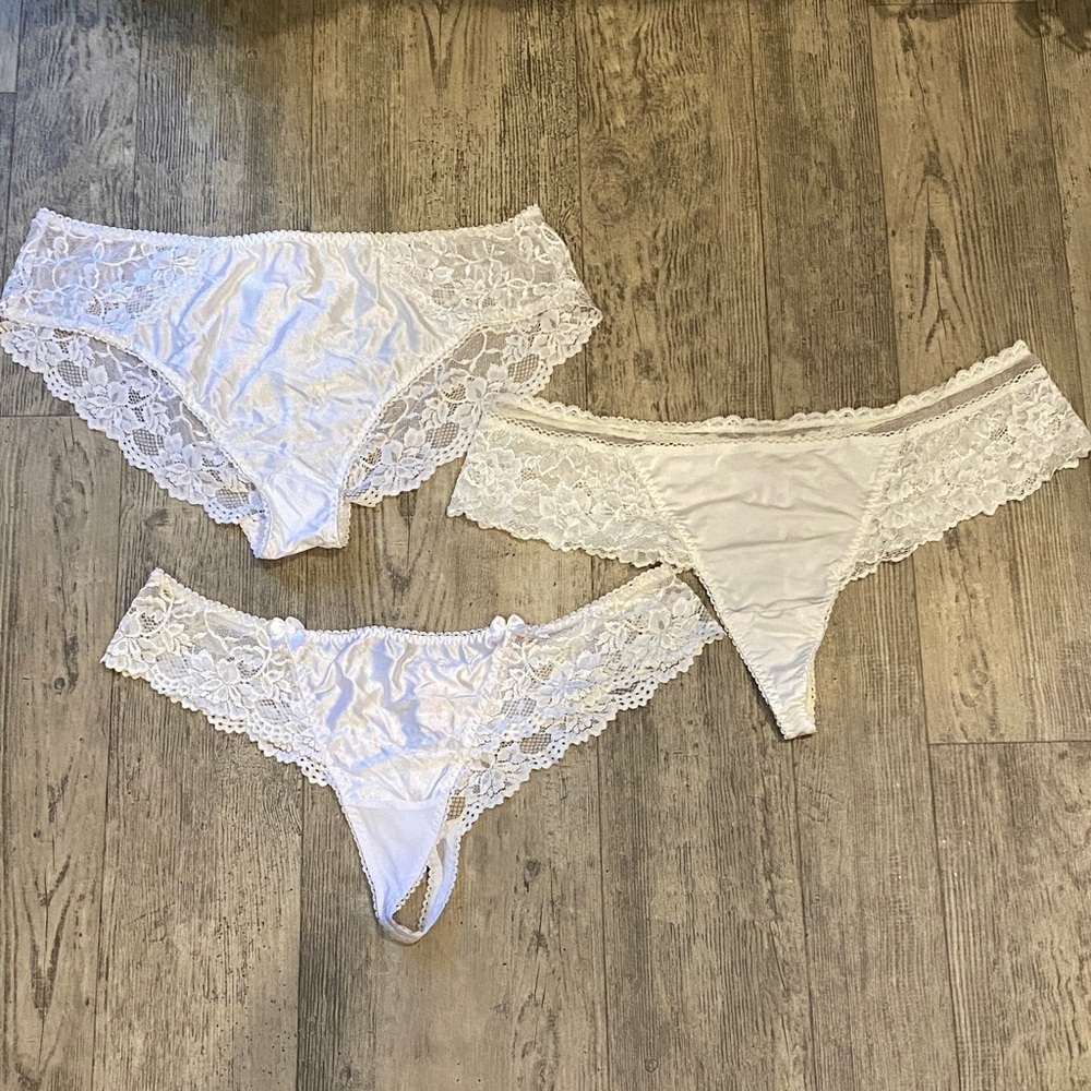 Ewa Michalak- 48- Elegant Lace Women's Intimates Set - White